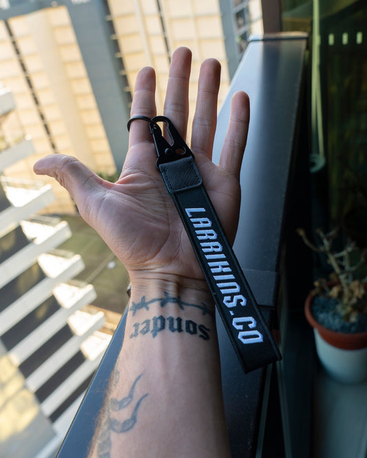 Larrikins Clip Tag